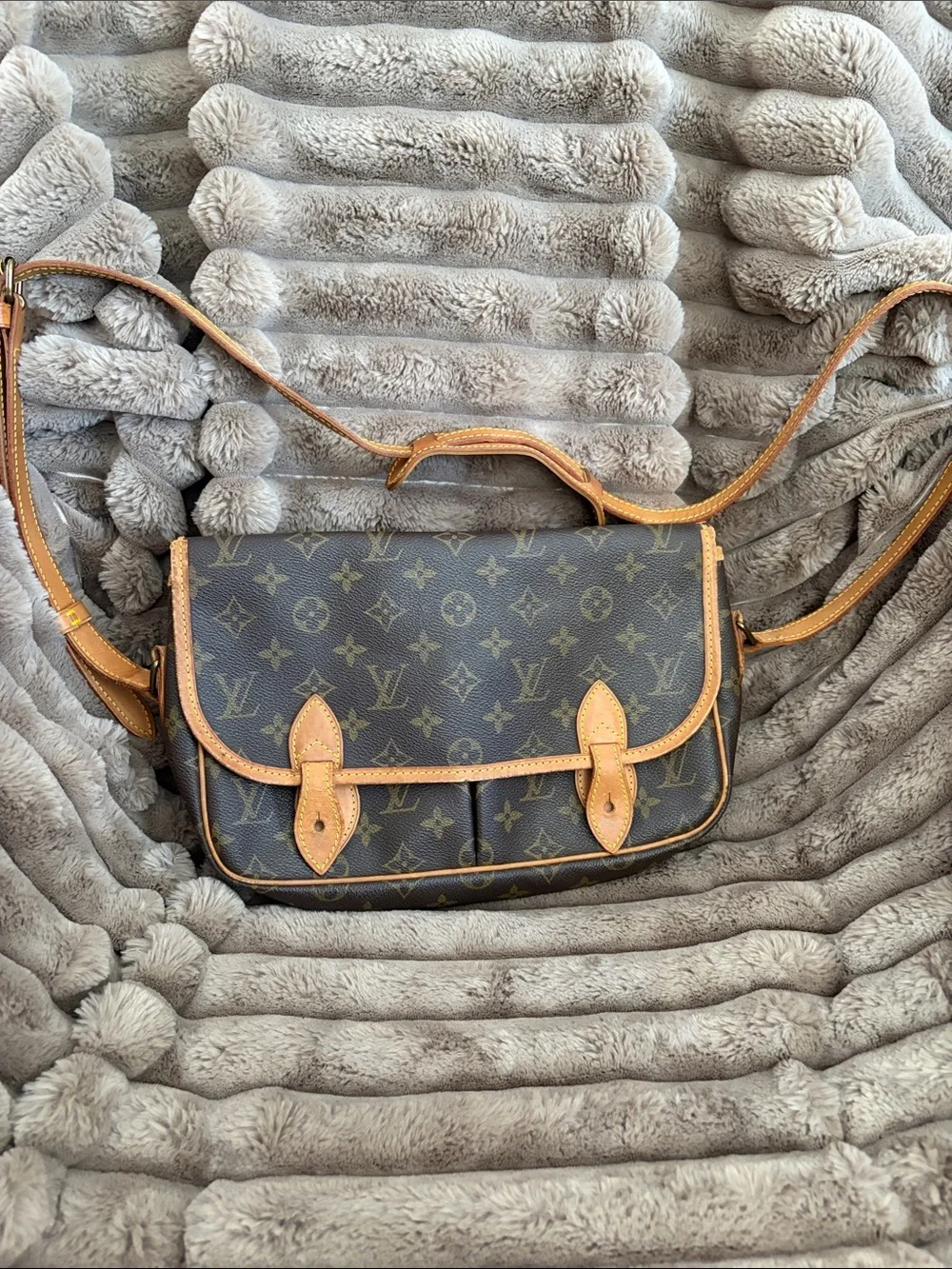 Louis Vuitton Monogram Canvas Crossbody Bag - Brown/ Tan